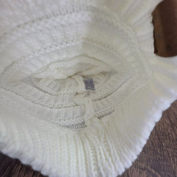 CC Exclusives Beanie Hat Ivory Skully 20A Original Acrylic Outdoor Cozy Warm New - Picture 6 of 10